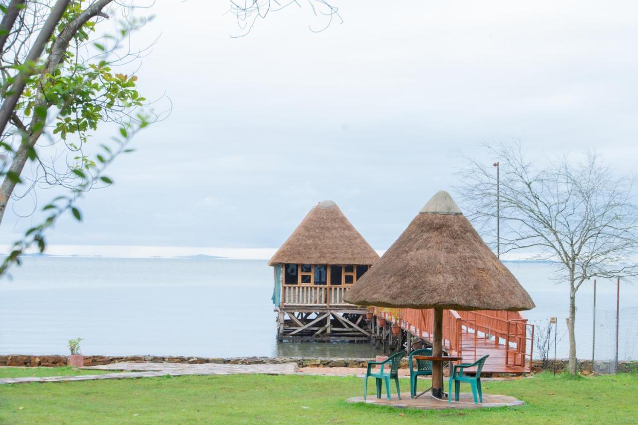 Mirembe Resort Beach Hotel Ssese Kalangala Екстериор снимка
