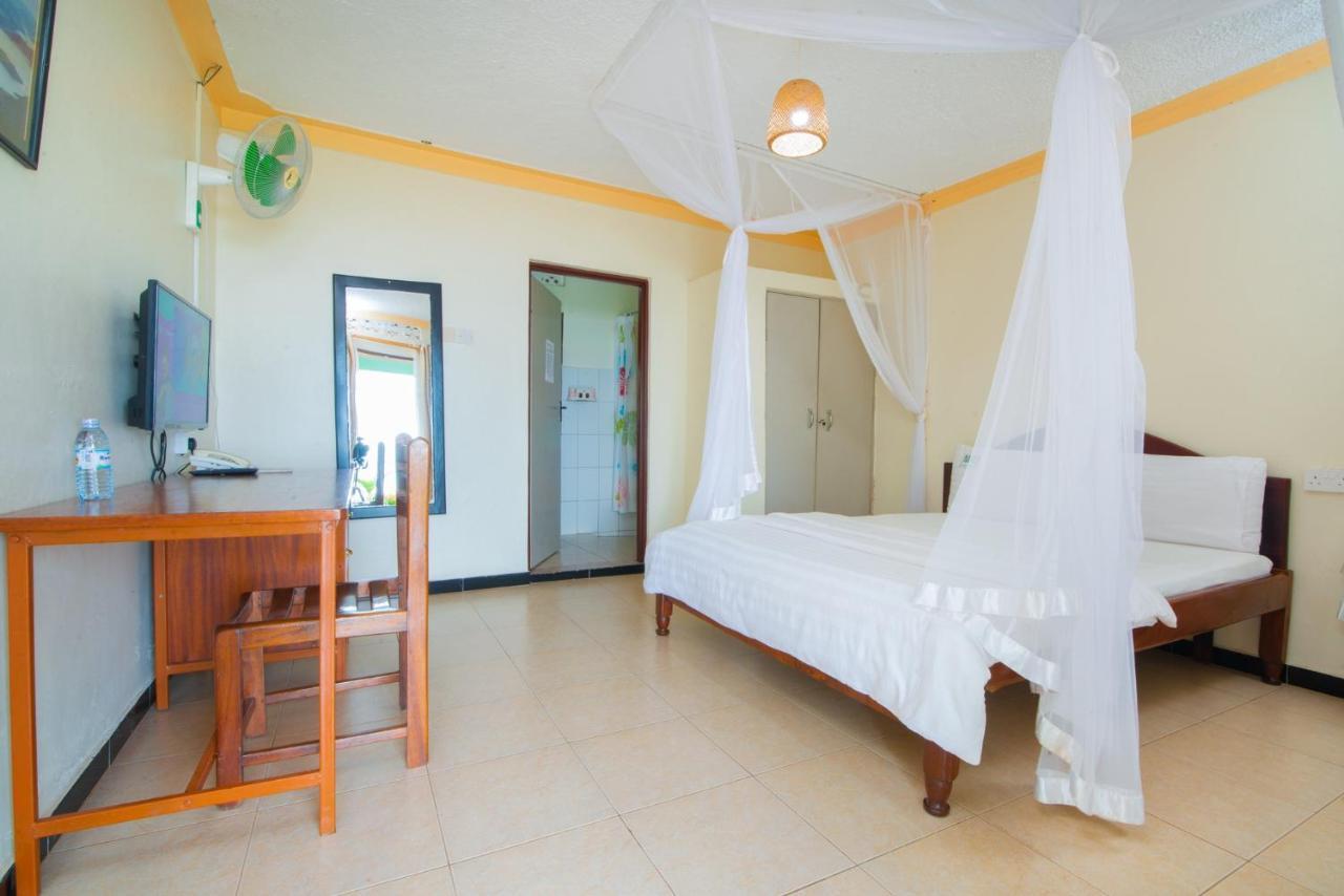 Mirembe Resort Beach Hotel Ssese Kalangala Екстериор снимка