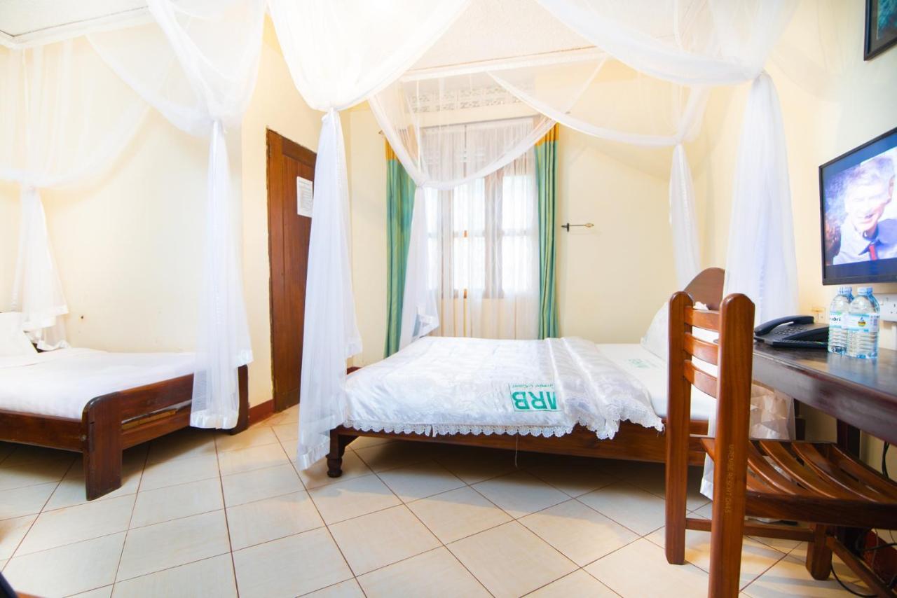 Mirembe Resort Beach Hotel Ssese Kalangala Екстериор снимка